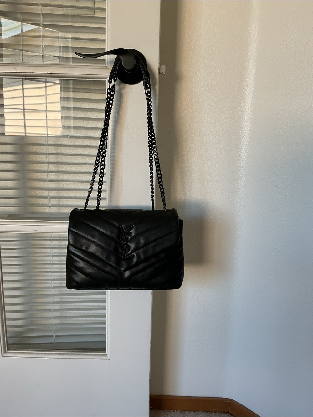 DH Gate saint  Quilted Chevron Chain Shoulder Bag - Picture 4 of 6